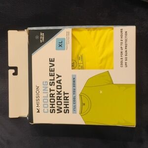 Mission Cooling Short Sleeve Workday Shirt Neon Yellow XL New In Package
